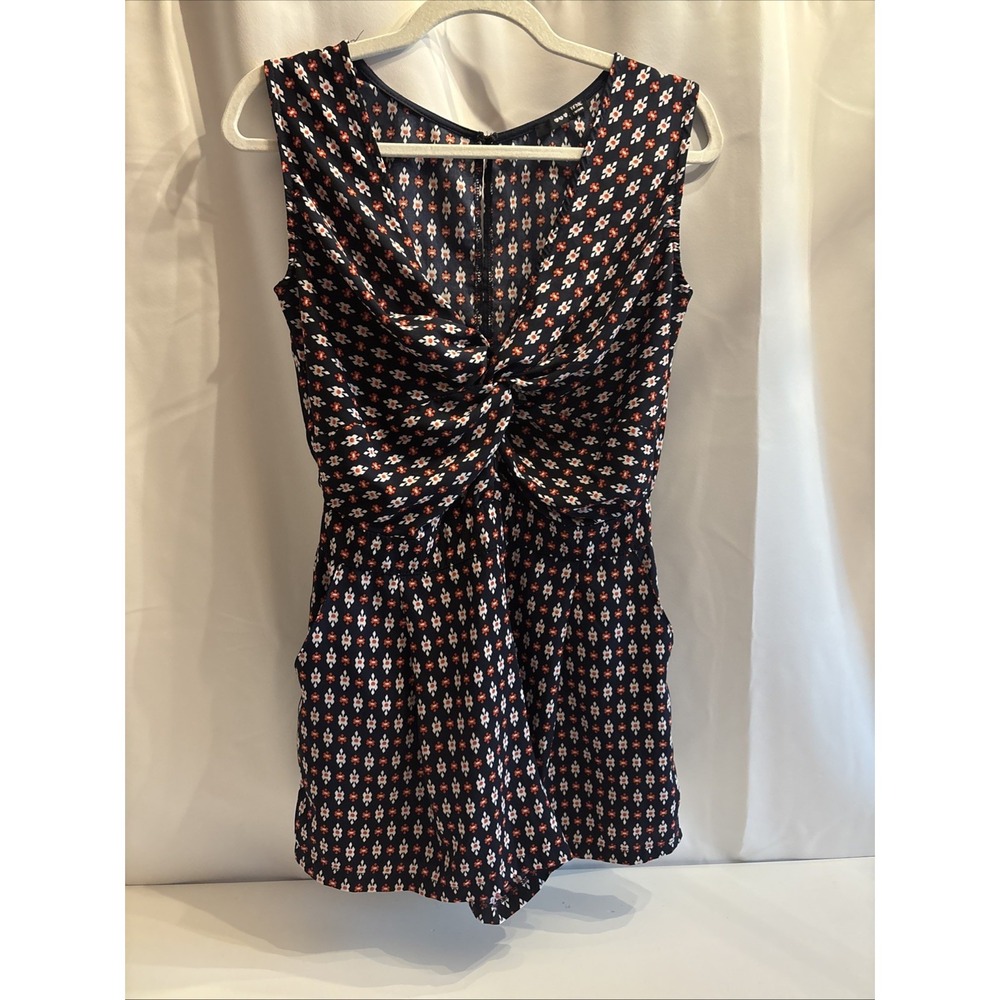 TFNC London Shorts Romper‎ M Black White Geometric Pockets Jumpsuit V-neck